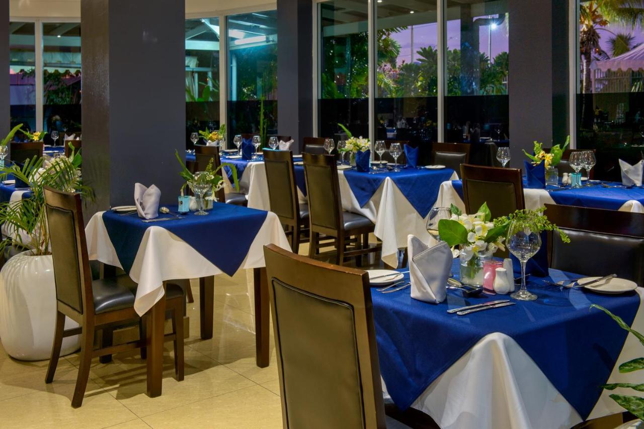 Gazelle International Hotel Кокопо Екстериор снимка