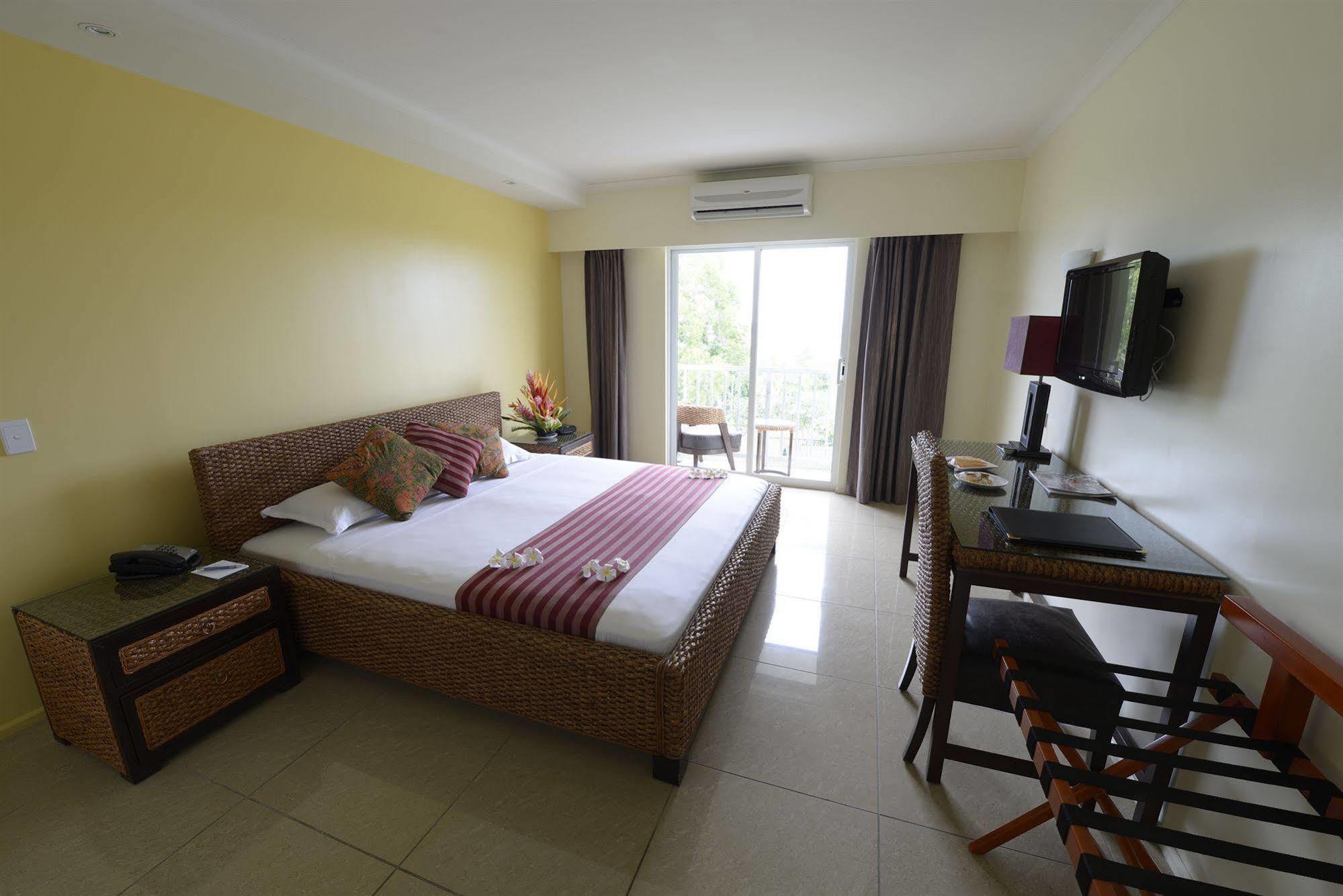 Gazelle International Hotel Кокопо Екстериор снимка