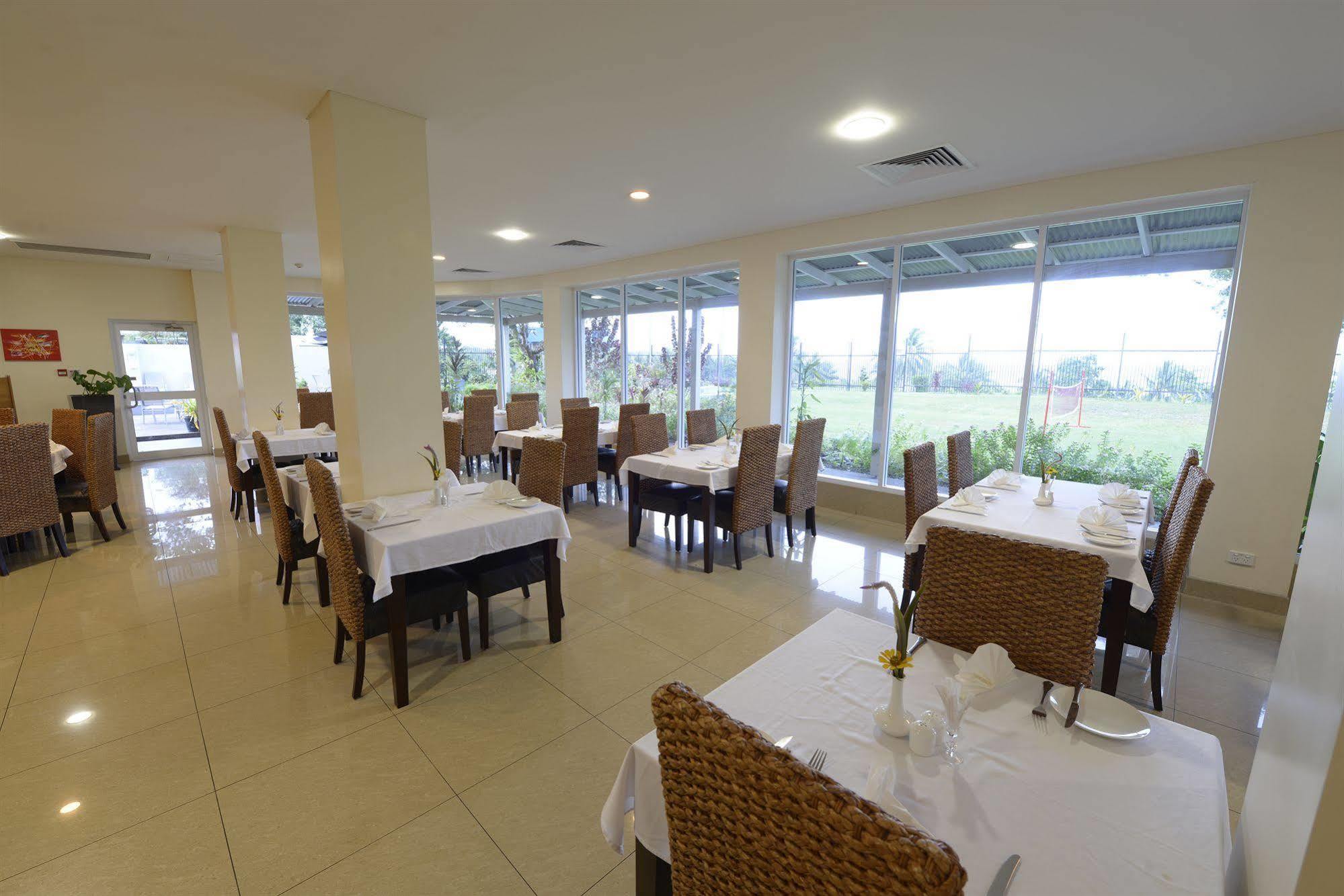 Gazelle International Hotel Кокопо Екстериор снимка